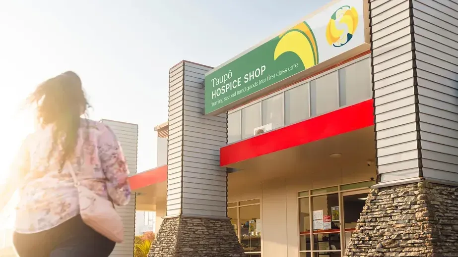 Taupo & Turangi Hospice shops Clothing Clear out sale